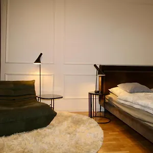 zentrales-hochwertiges-gruenderzeit-apartment-thomasius.bestleipzighotels.com/